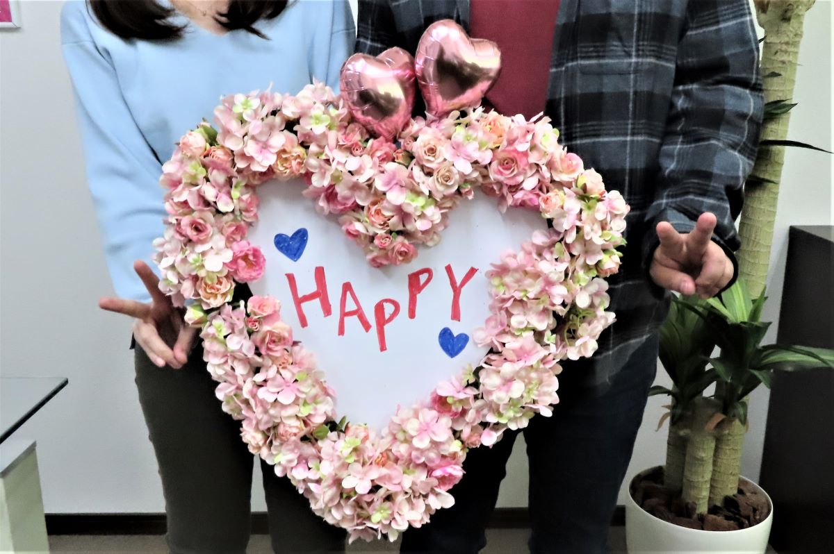 これから二人で幸せになります💕 ラブラブのお二人がご成婚手続きにご来店されました＼(^o^)／