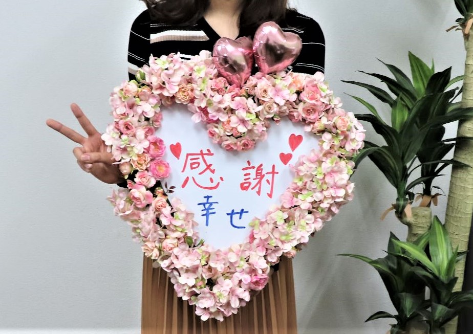 幸せ一杯の女性会員様がご成婚手続きにご来店されました(#^^#) ハピネスのご成婚ラッシュはまだまだ続きます＼(^o^)／
