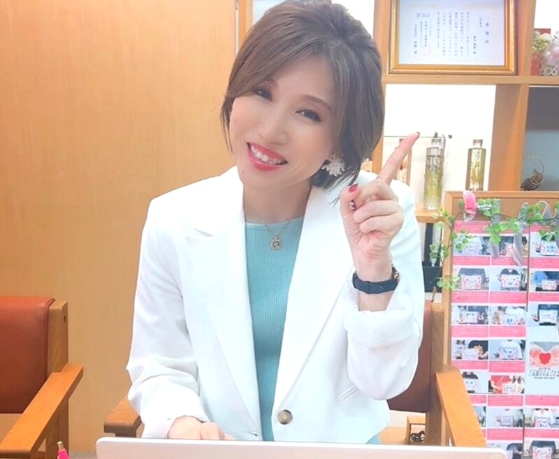 東京都在住の女性会員さまがご成婚されましたー＼(^-^)／ 昨日はオンラインで笑顔一杯のご成婚手続きでした💕