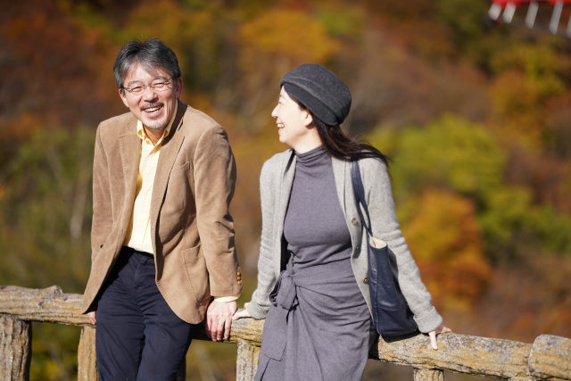 50歳からのシニア婚活、LuckBridalClub！
