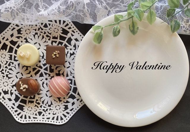 バレンタインのチョコ、婚活中の女性は渡すべき？