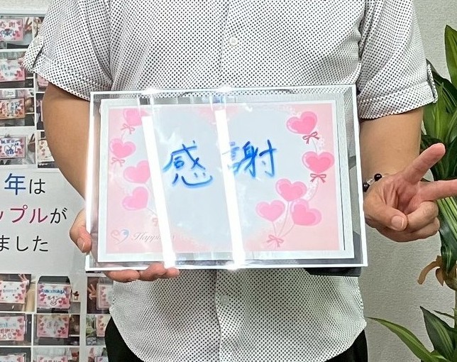 こんなに素敵な女性と成婚できて最高の気分です(^O^)／ 男性会員様がご成婚手続きにご来店されました。私も幸せ一杯で～す(#^.^#)