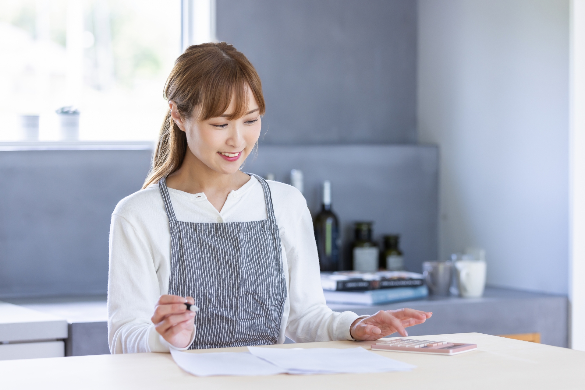 【婚活女性向け】年収は公開すべき？非公開のままだと損する理由と成婚率の関係